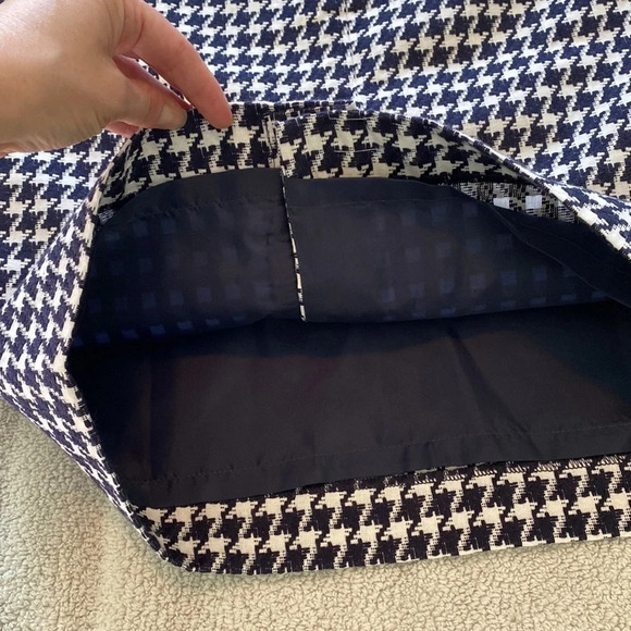 NWOT Talbots Snowy Houndstooth Navy and white Pencil Skirt size 4P - Picture 4 of 11